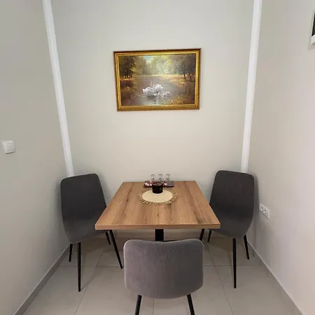 Casa Di Pino * 즈레냐닌